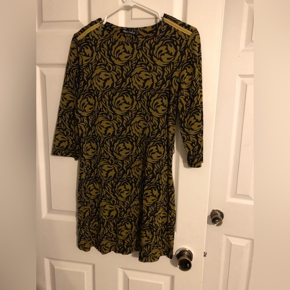 Never worn dress - Picture 2 of 2